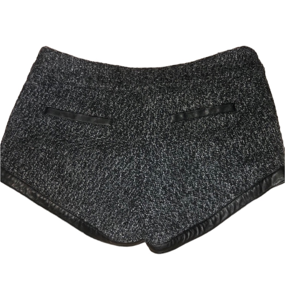 Vegan Leather & Wool Contrast Shorts - Picture 4 of 5